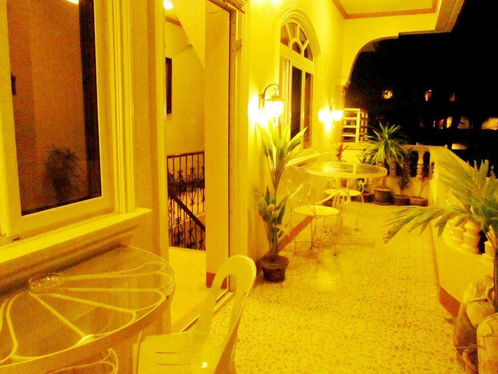 Casa D' Estrella Apartelle Balabag  Buitenkant foto
