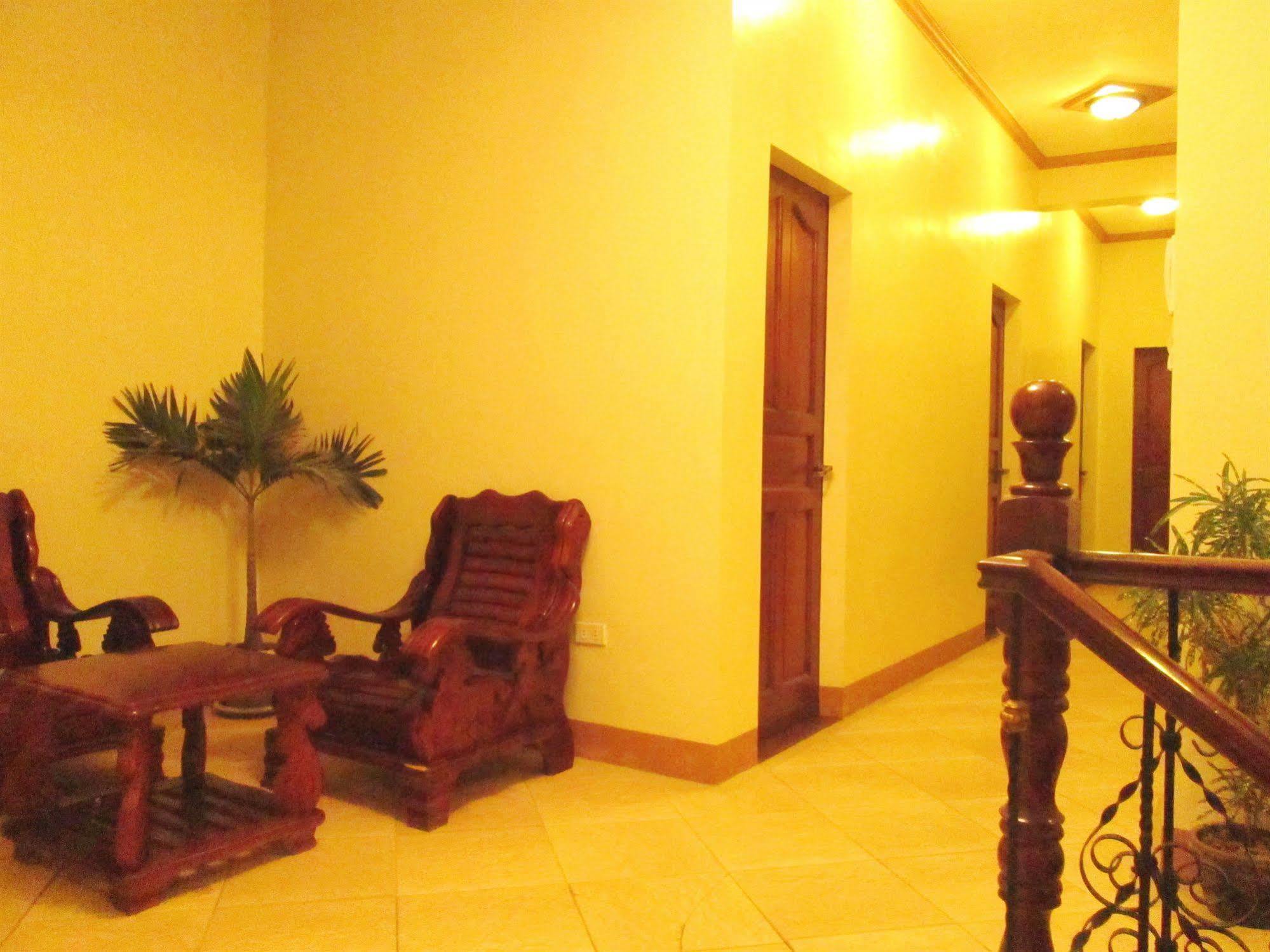 Casa D' Estrella Apartelle Balabag  Buitenkant foto