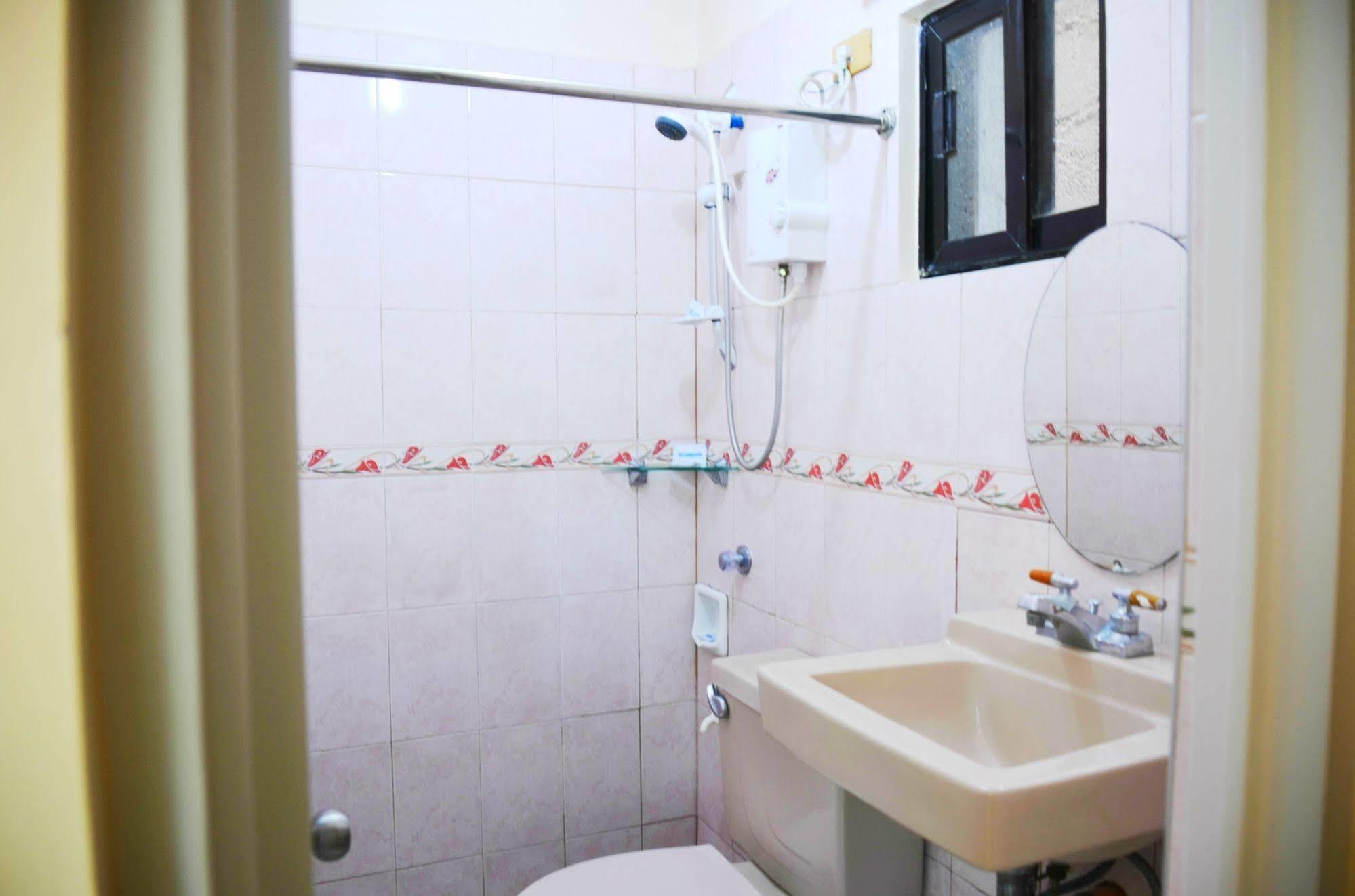 Casa D' Estrella Apartelle Balabag  Buitenkant foto