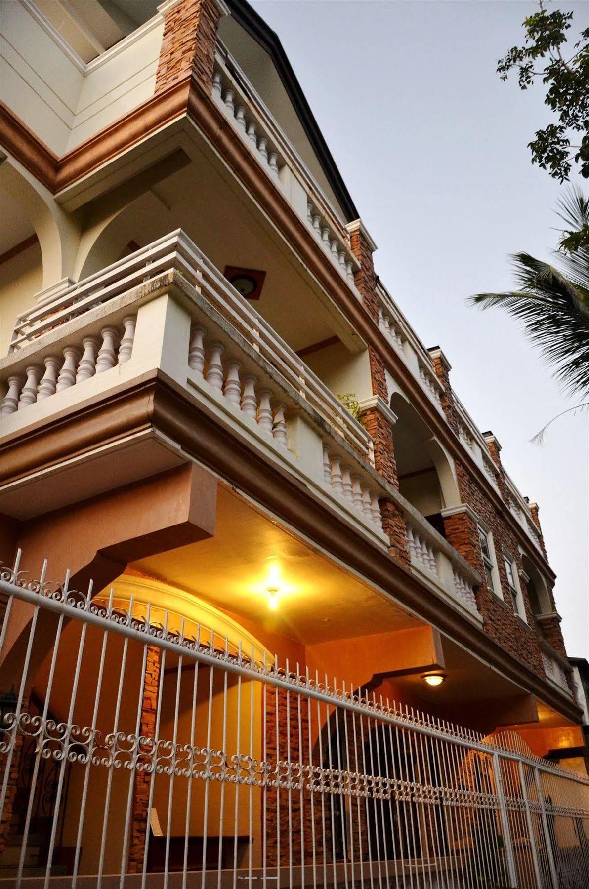 Casa D' Estrella Apartelle Balabag  Buitenkant foto