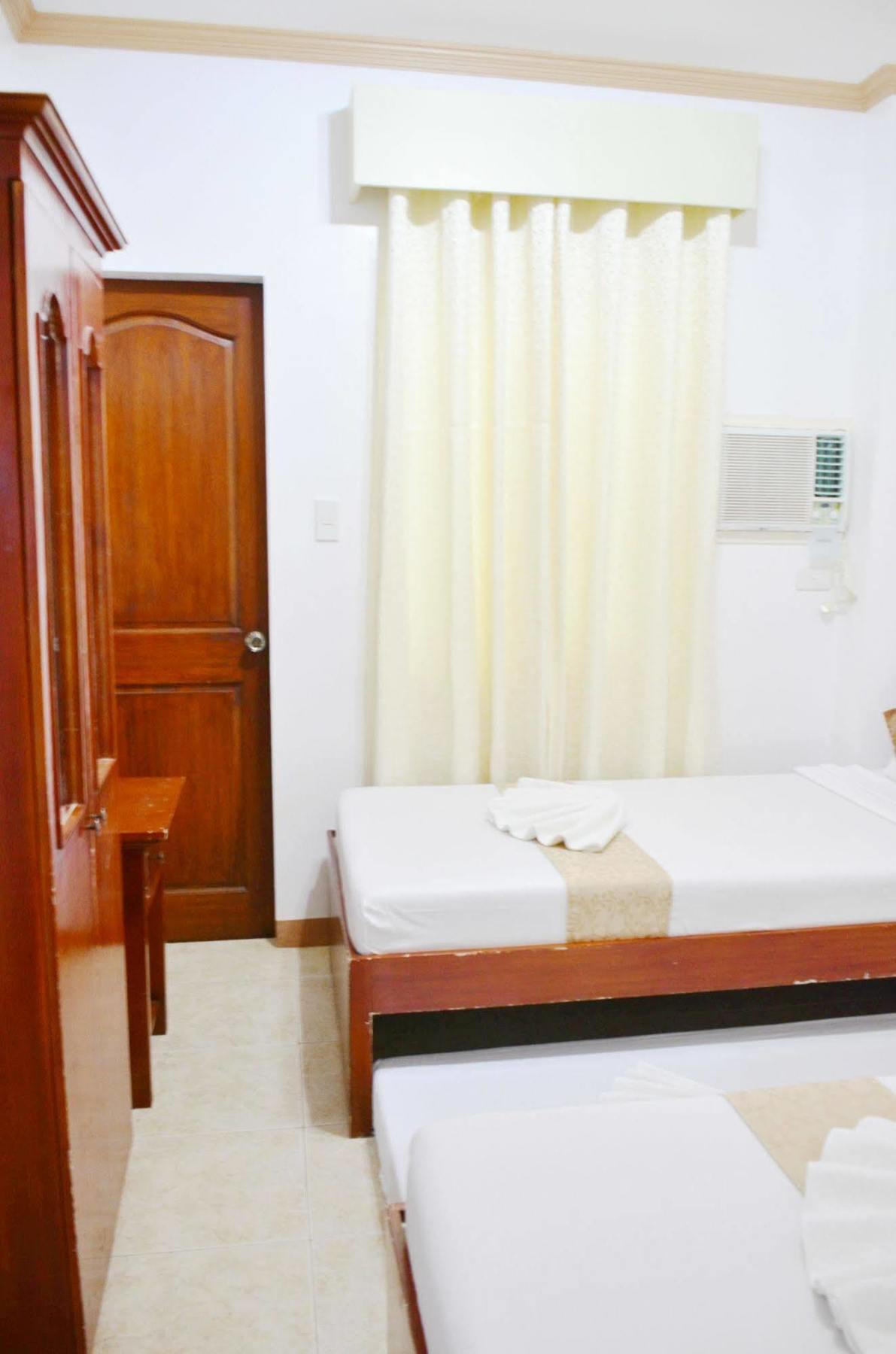 Casa D' Estrella Apartelle Balabag  Buitenkant foto