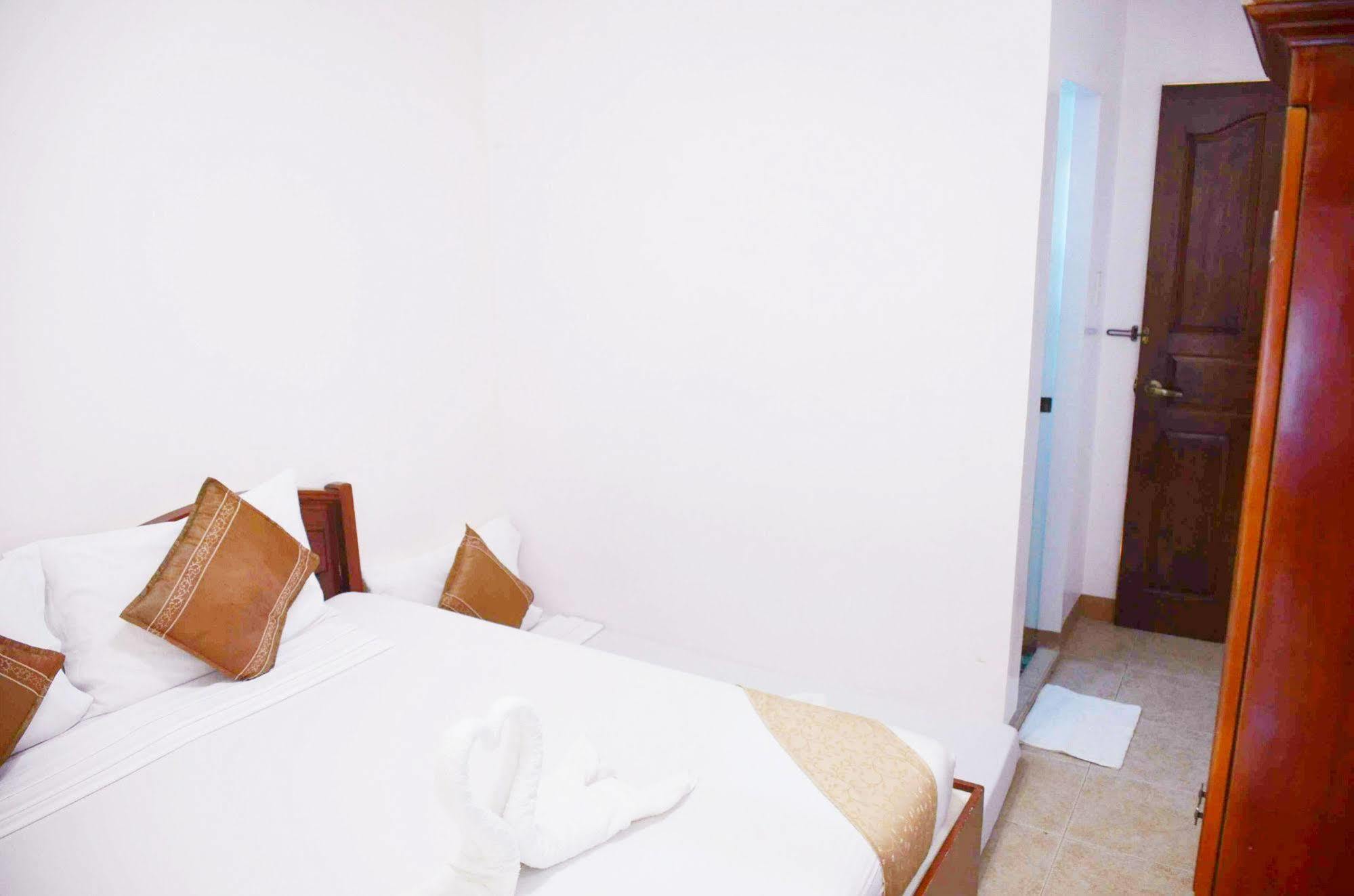 Casa D' Estrella Apartelle Balabag  Buitenkant foto