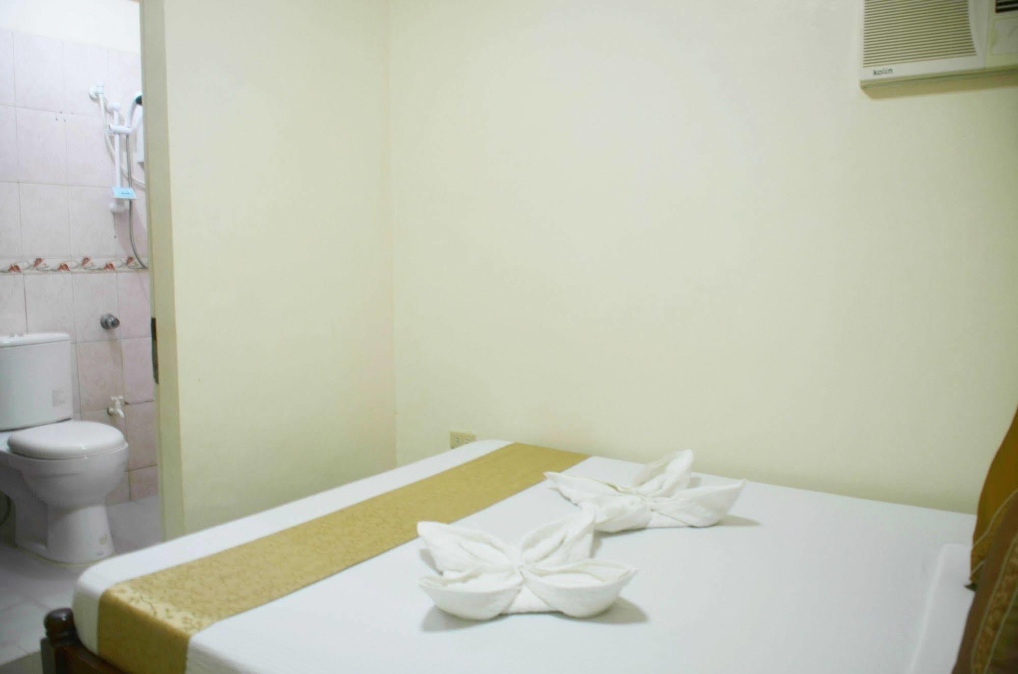 Casa D' Estrella Apartelle Balabag  Buitenkant foto
