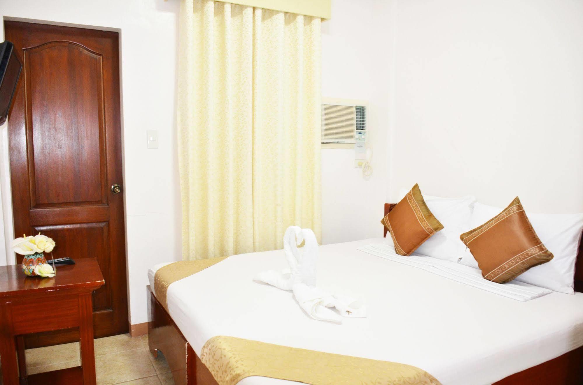 Casa D' Estrella Apartelle Balabag  Buitenkant foto